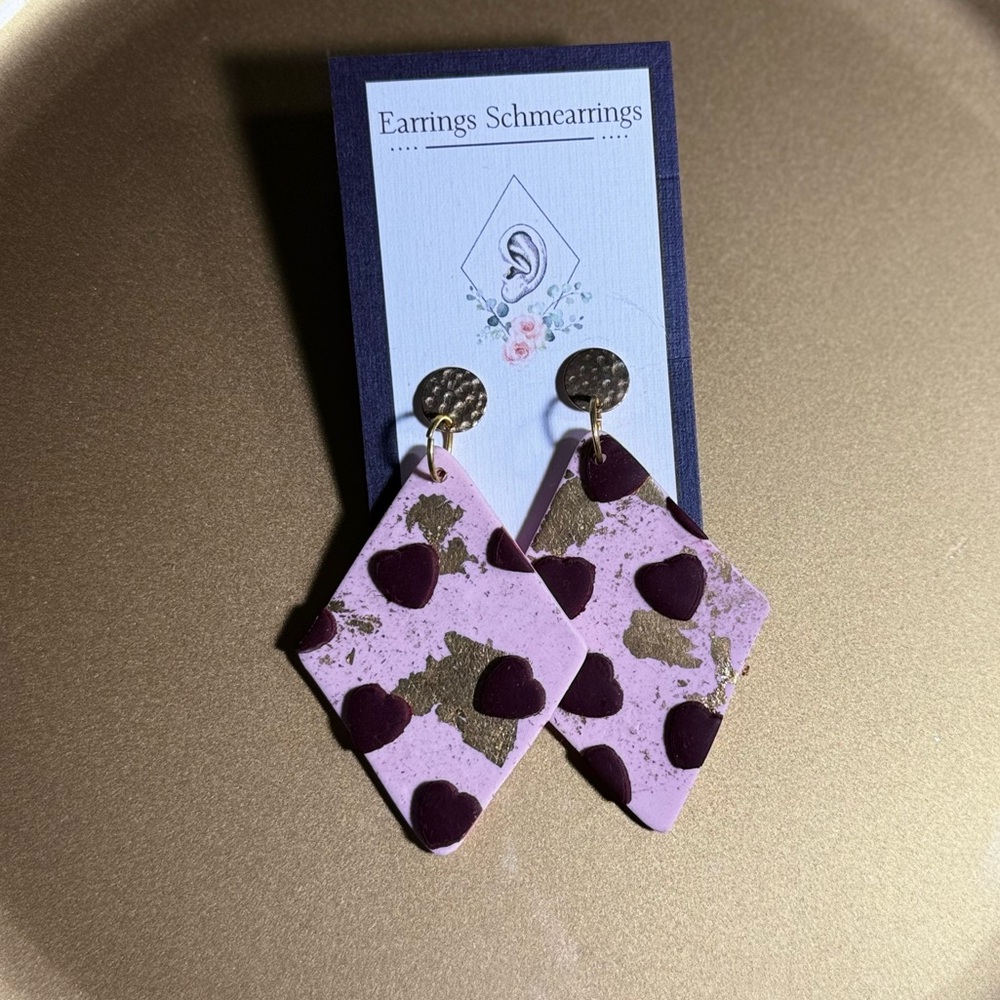 Woman’s polymer & resin earrings